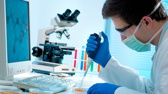 Photonische Verfahren zur Erkennung und Bekämpfung mikrobieller Belastungen