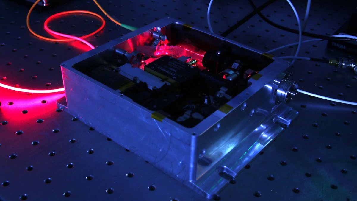 Optische Rubidium-Referenz für eine Quantenuhr