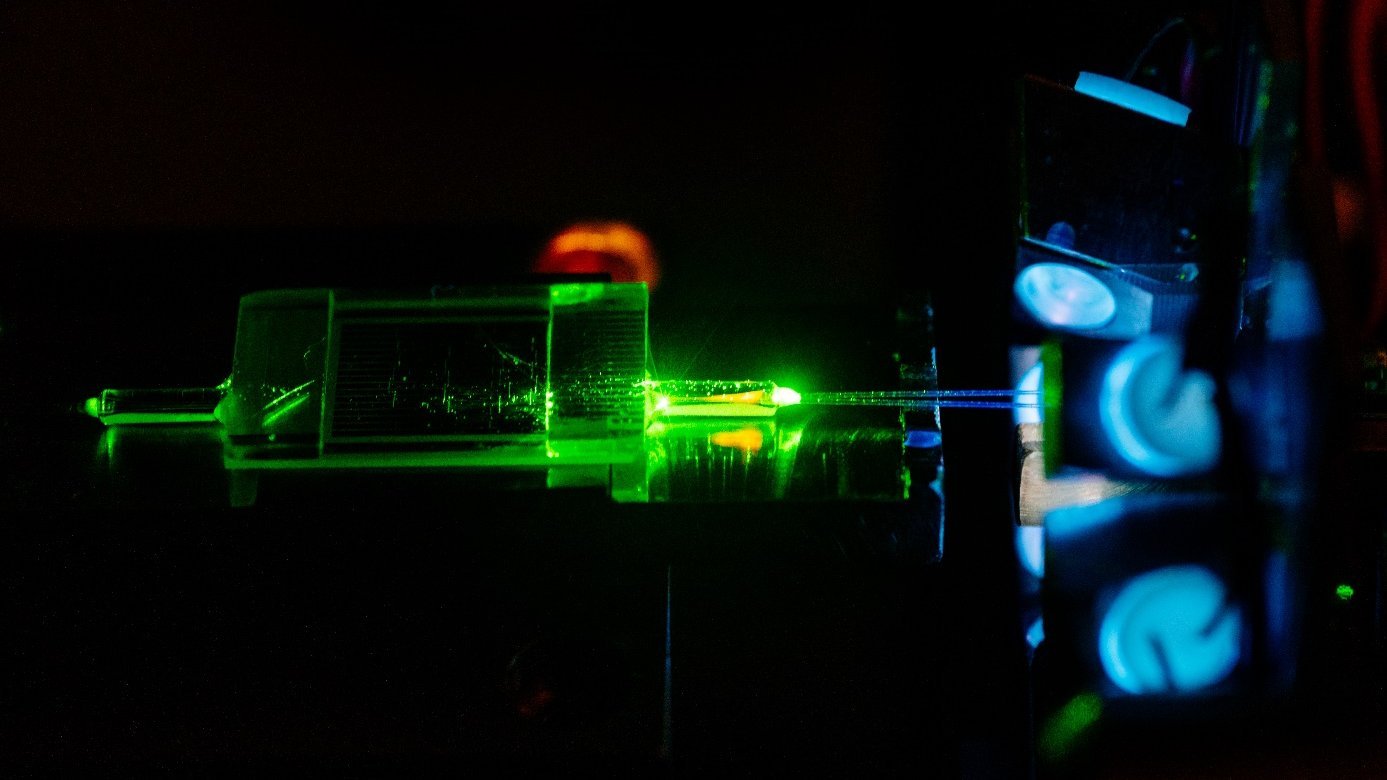 Symbolbild: Laseranwendung im Labor