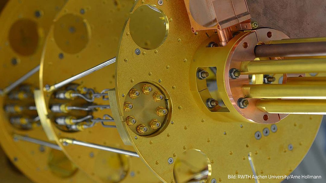 Laborgerät aus Metall mit Sensoren